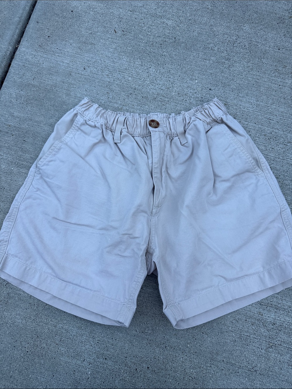 chubbies Men’s Elastic-Waist Casual Shorts 5.5” inseam